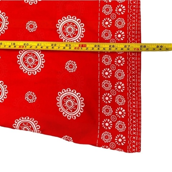 Pennington’s plus size red wrap top with bandana paisley print - Picture 5 of 8